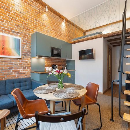 Oak Doors Apartament Przy Rynku Wroclawアパートメント エクステリア 写真